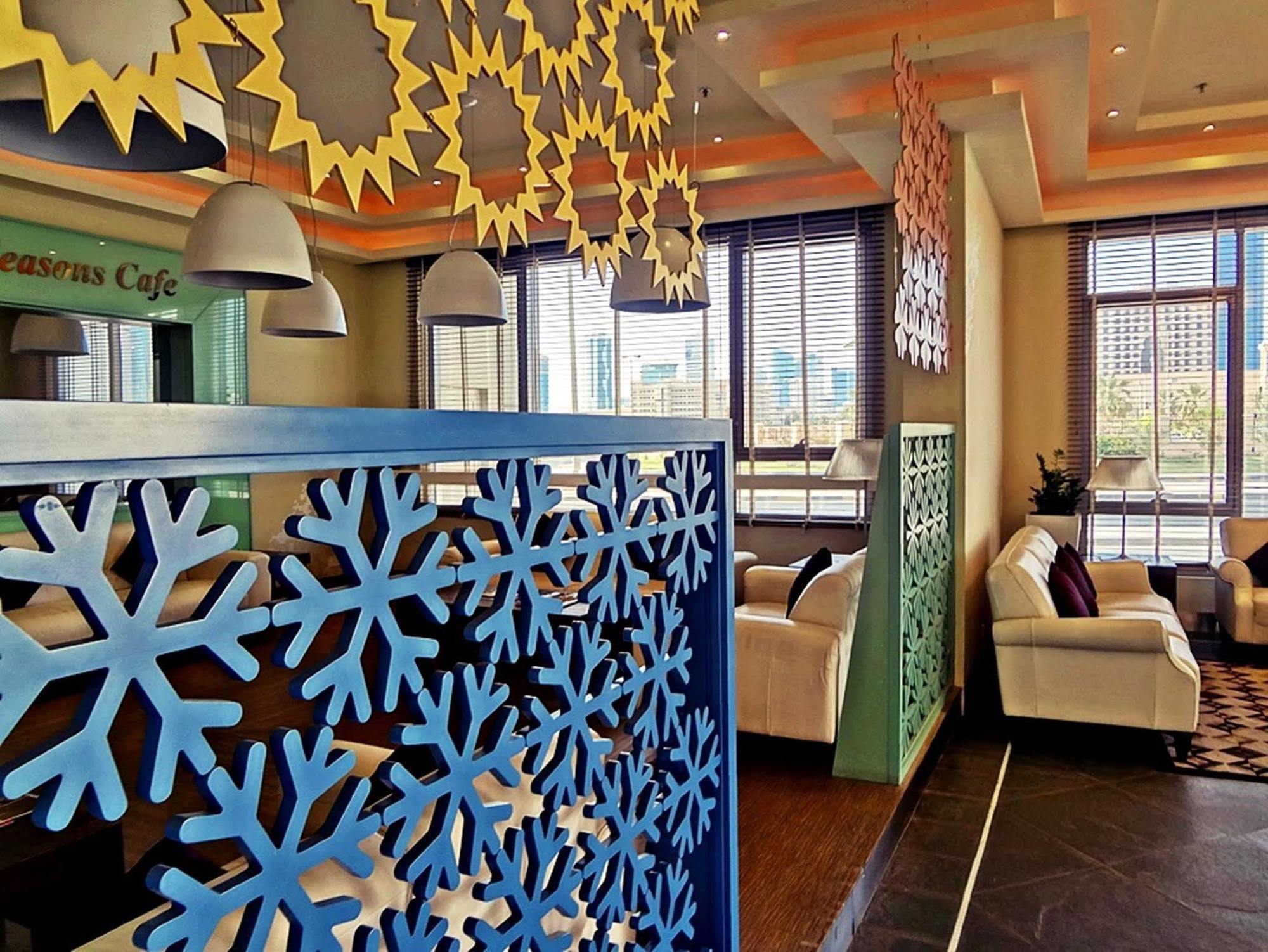 อัลรายาสวีทส์ Hotel มานามา ภายนอก รูปภาพ