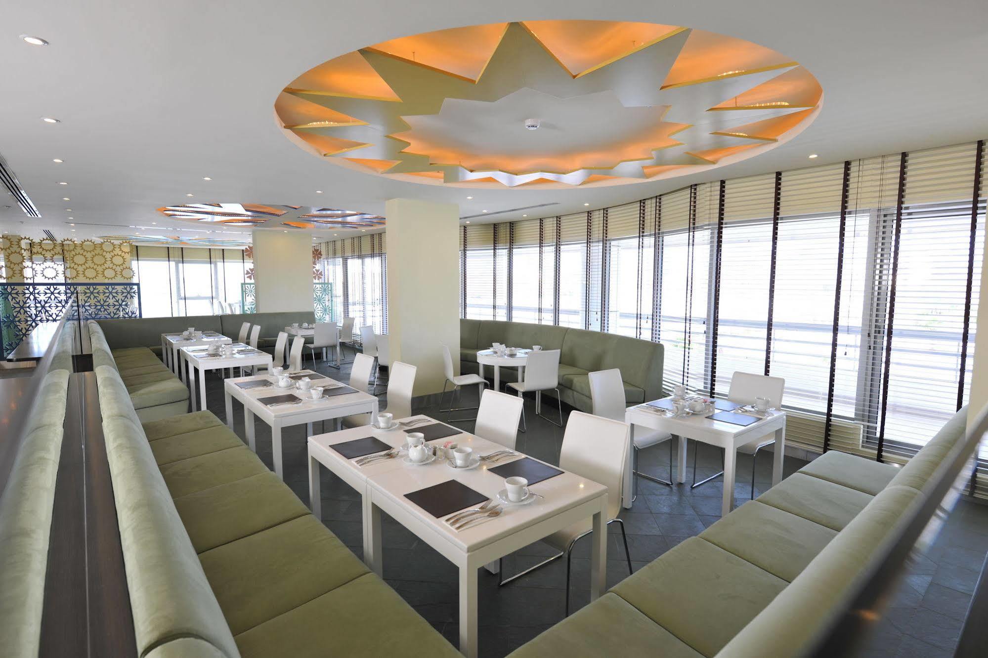 อัลรายาสวีทส์ Hotel มานามา ภายนอก รูปภาพ