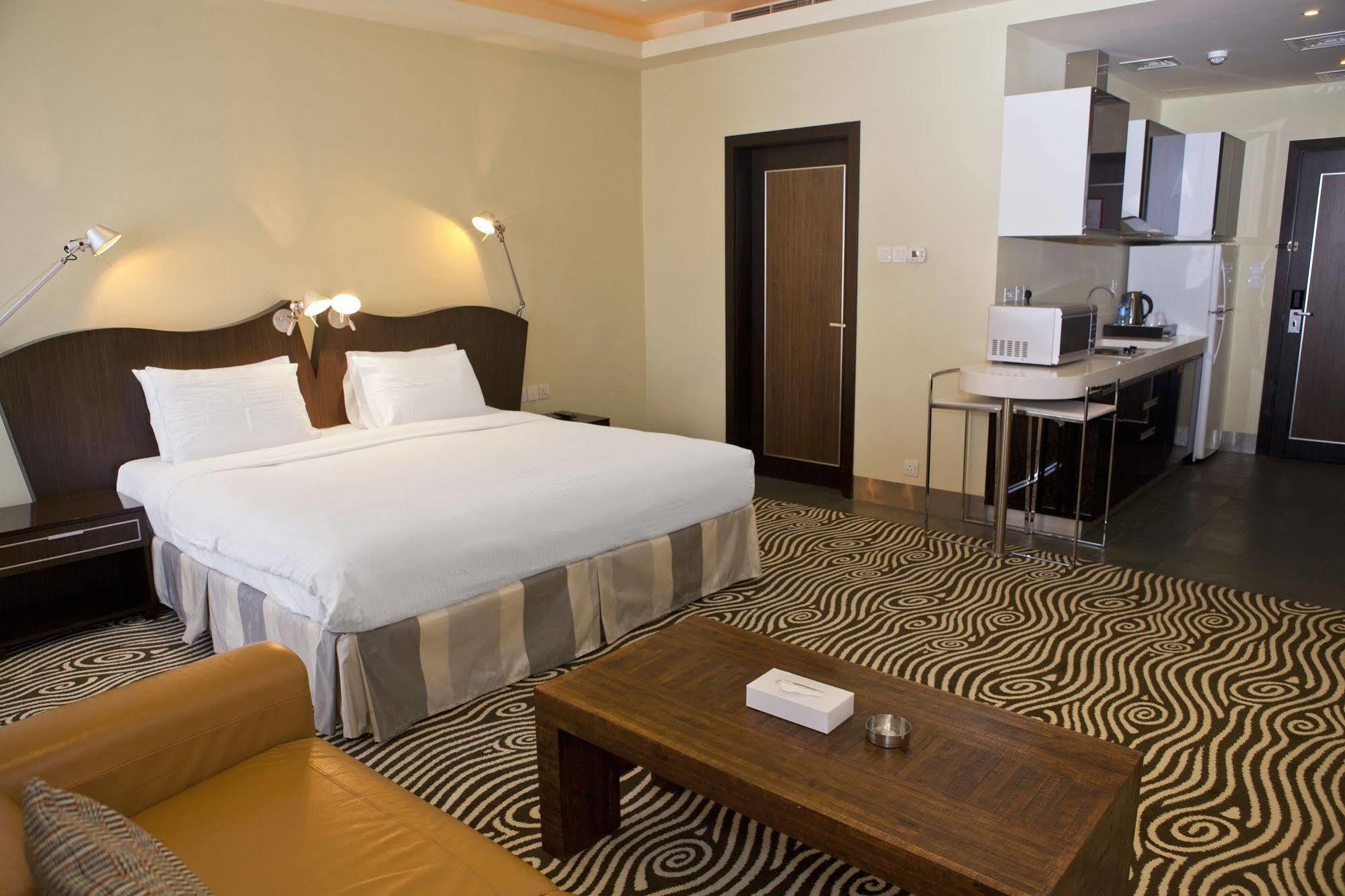 อัลรายาสวีทส์ Hotel มานามา ภายนอก รูปภาพ
